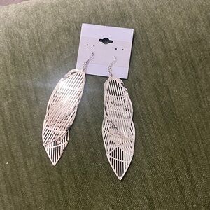Chic Silver Leaf Drop Earrings